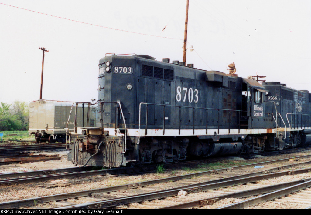 IC GP11 #8703 - Illinois Central